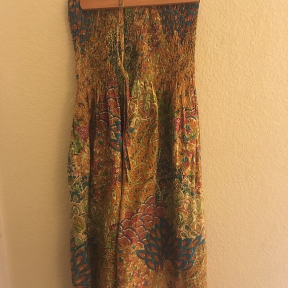 Cyn one size dress but I would say small medium - Picture 2 of 2